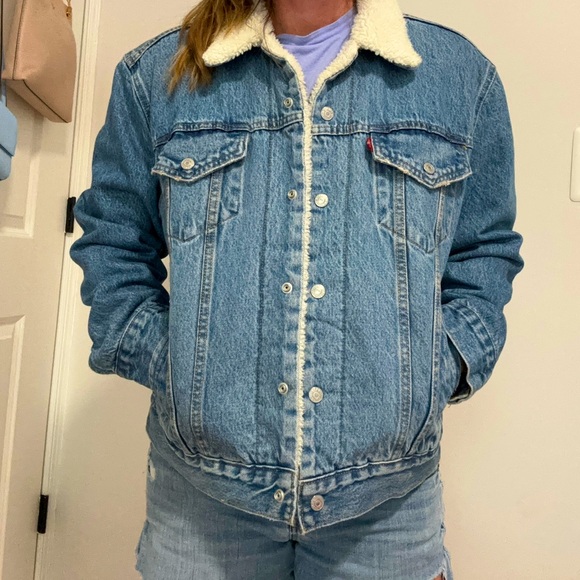 New Levi’s Sherpa Trucker Jacket - Picture 3 of 8